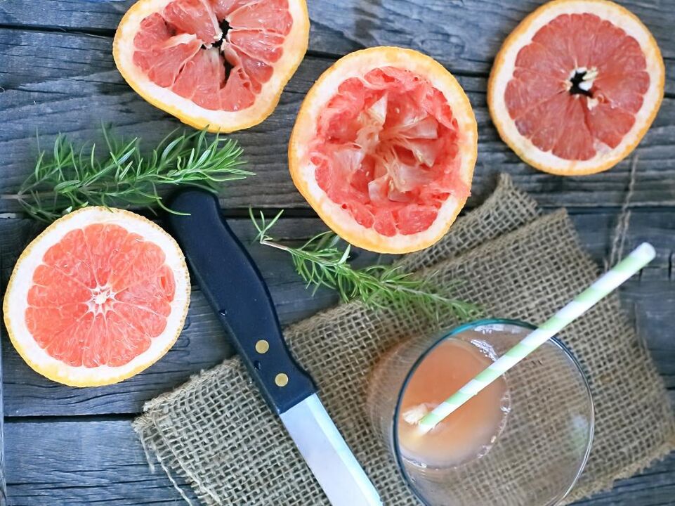 Grapefruit effectively stimulates fat burning processes in the body. 