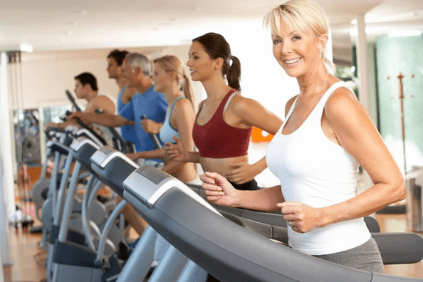 Cardio treadmill training will help you lose weight in your abdomen and sides