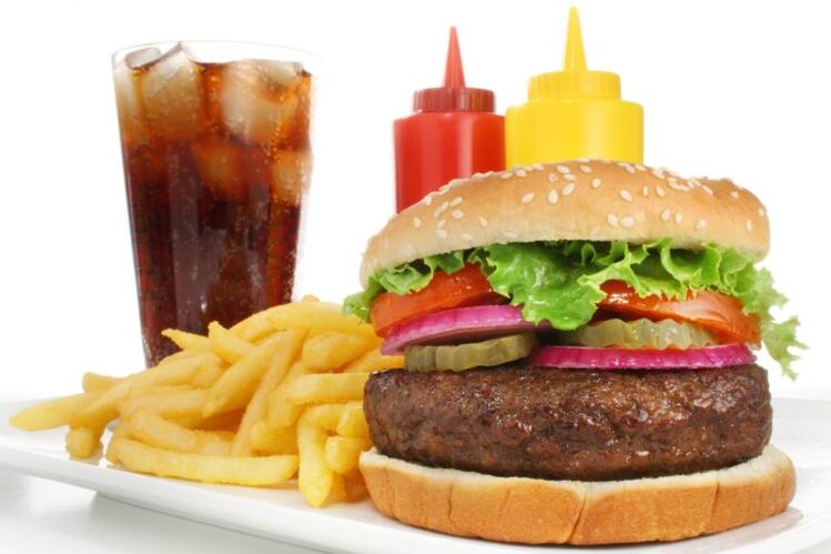 Fatty and fried foods should be avoided when losing weight.